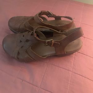 B.O.C Womens Persi Closed Toe Sandals